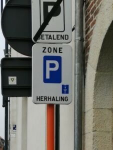 LE STATIONNEMENT DANS LE CENTRE DE TERVUREN SERA PLUS CHER POUR LES RÉSIDENTS