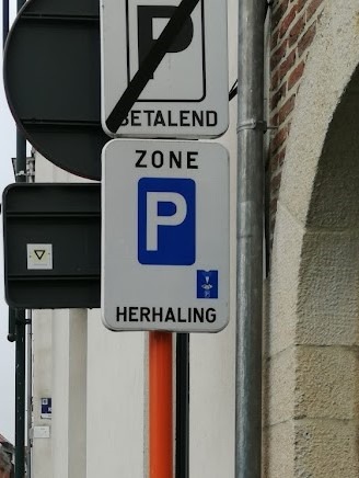 PARKEREN IN HET CENTRUM WORDT DUURDER VOOR DE BEWONERS